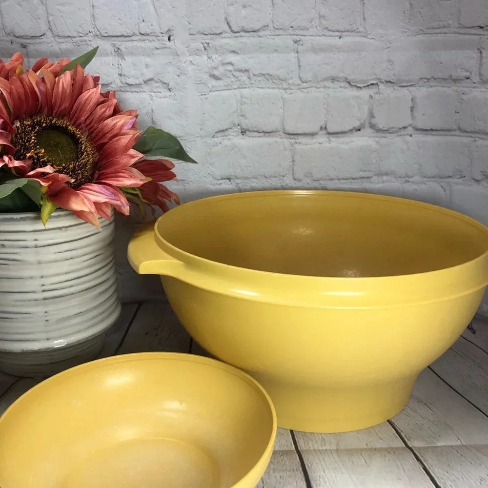 Vintage Tupperware 10" SALAD bowl servalier and salad bowl